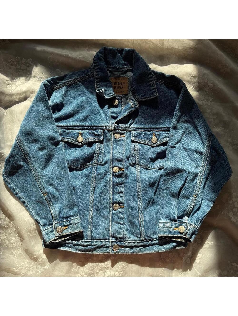 Vintage 90s blue denim jean jacket